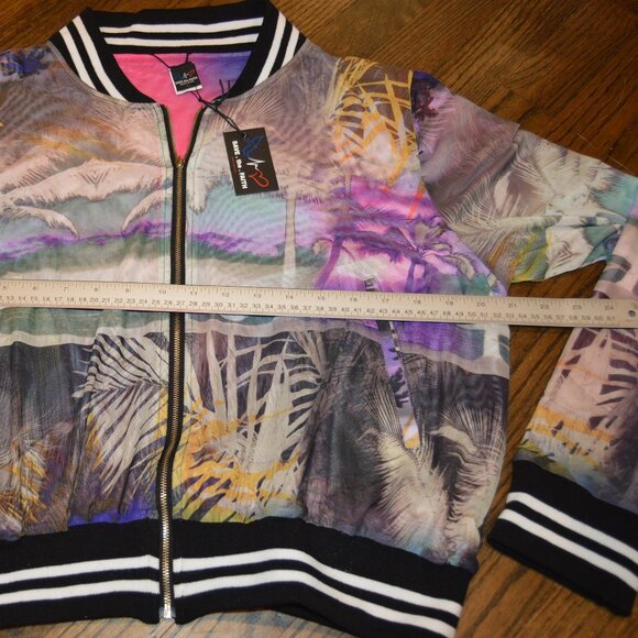 Save the Faith Brand~Boutique~NWT~Large~Short Zip up Jacket~Reversible~Nylon~ - Picture 11 of 15